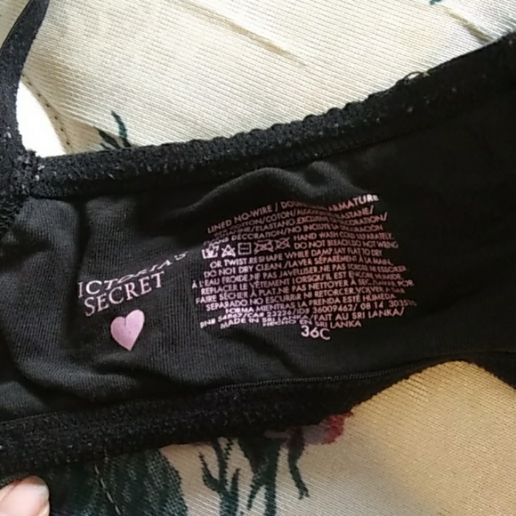 Black V.S. Bra - Picture 2 of 4